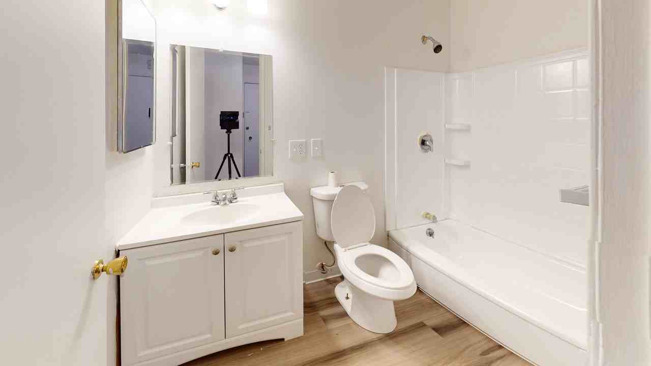 Country Club (128) - Photo 2 of 12