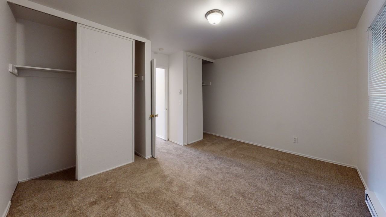 Country Club (128) - Photo 4 of 12