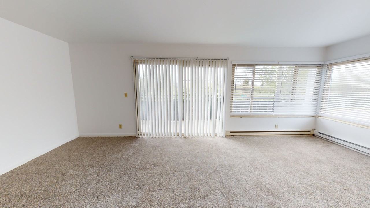 Country Club (128) - Photo 6 of 12