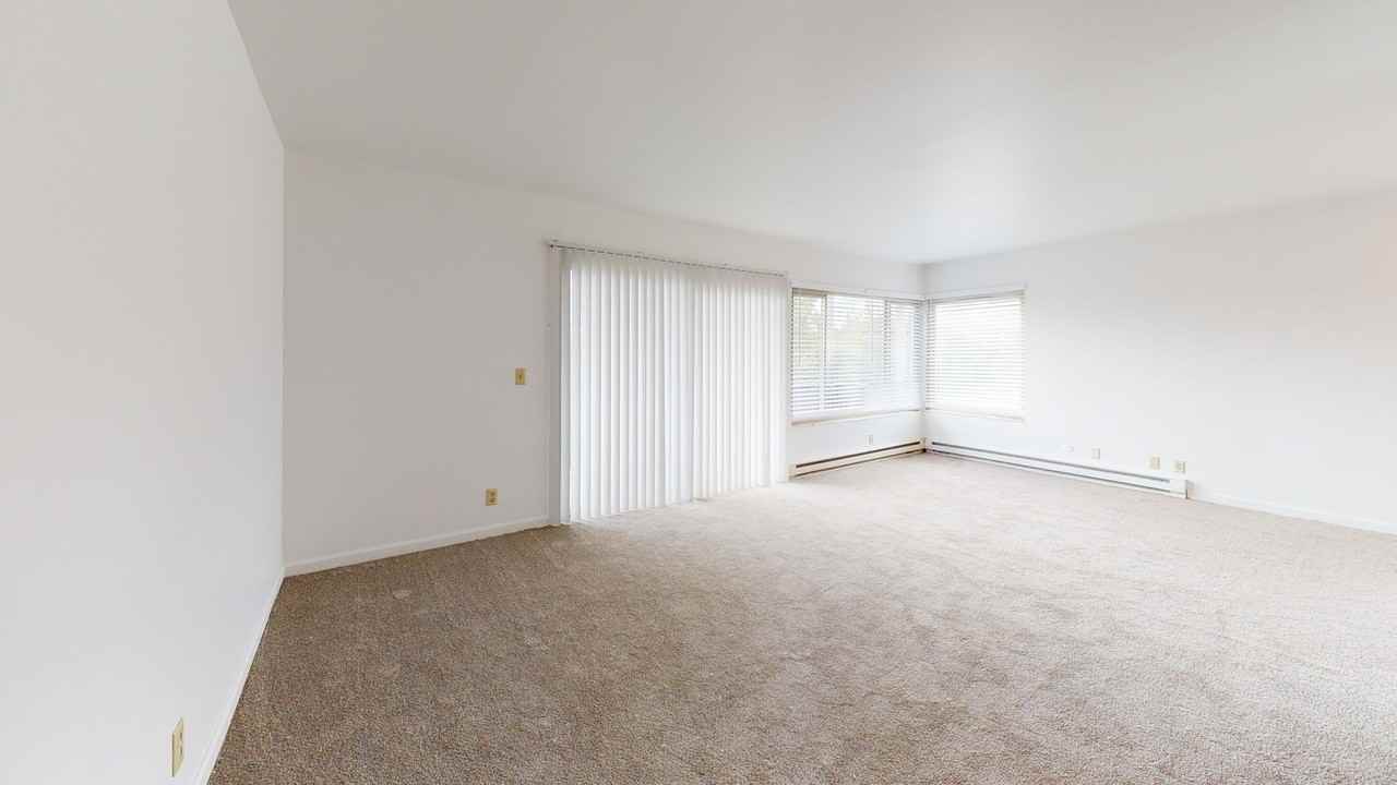 Country Club (128) - Photo 7 of 12