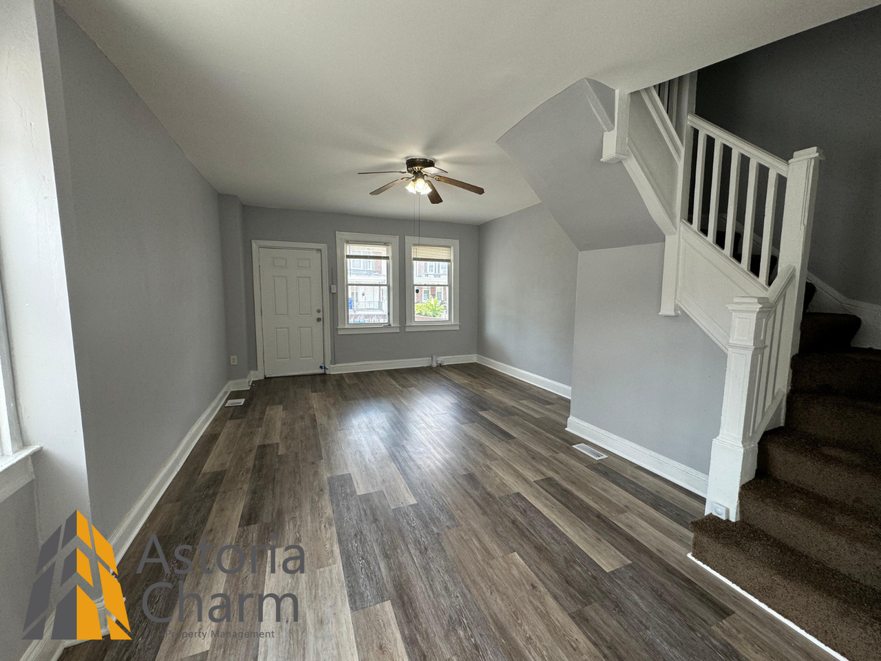 556 E 38th St - Photo 3 of 32