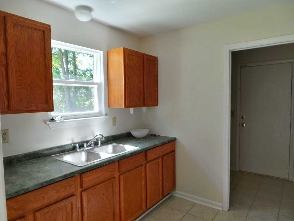 527 Amy Dr - Photo 2 of 19
