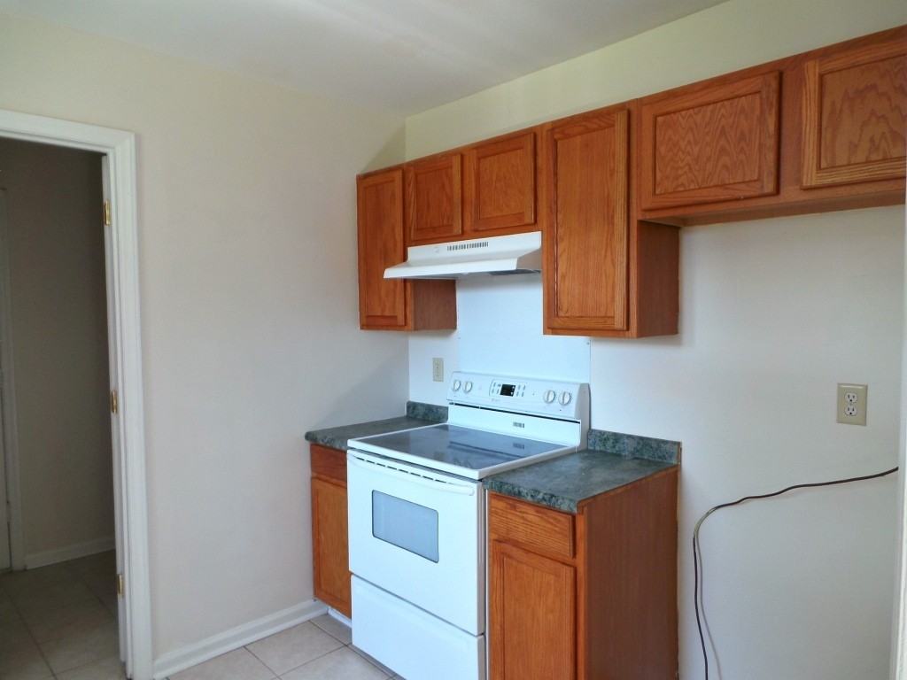 527 Amy Dr - Photo 3 of 19