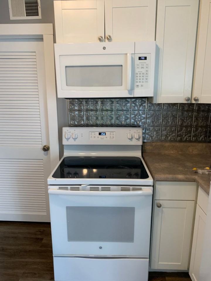 2553 Rees St - Photo 3 of 16