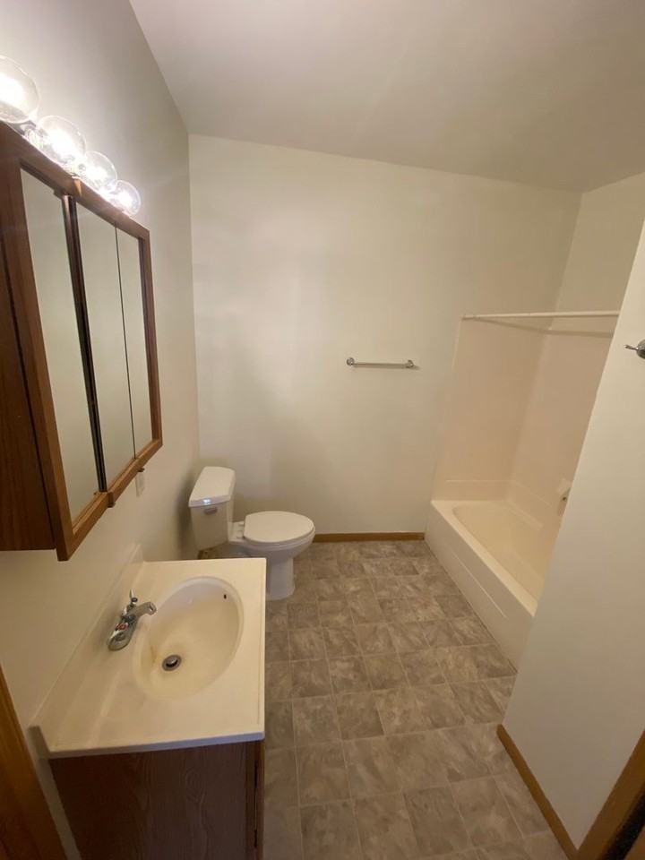 1711 2nd St Sw #2 - Photo 6 of 12