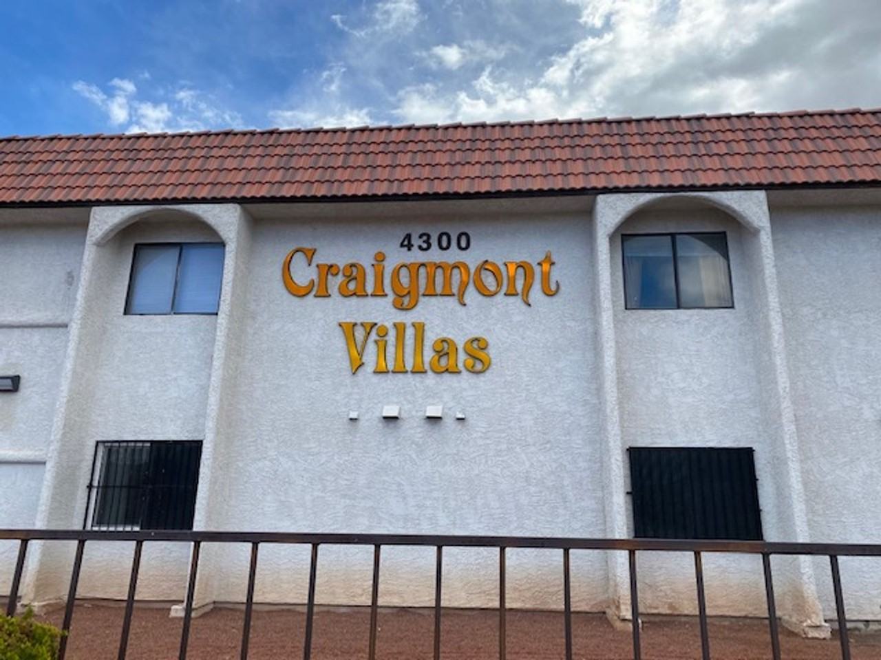 4300 N Lamont St #211