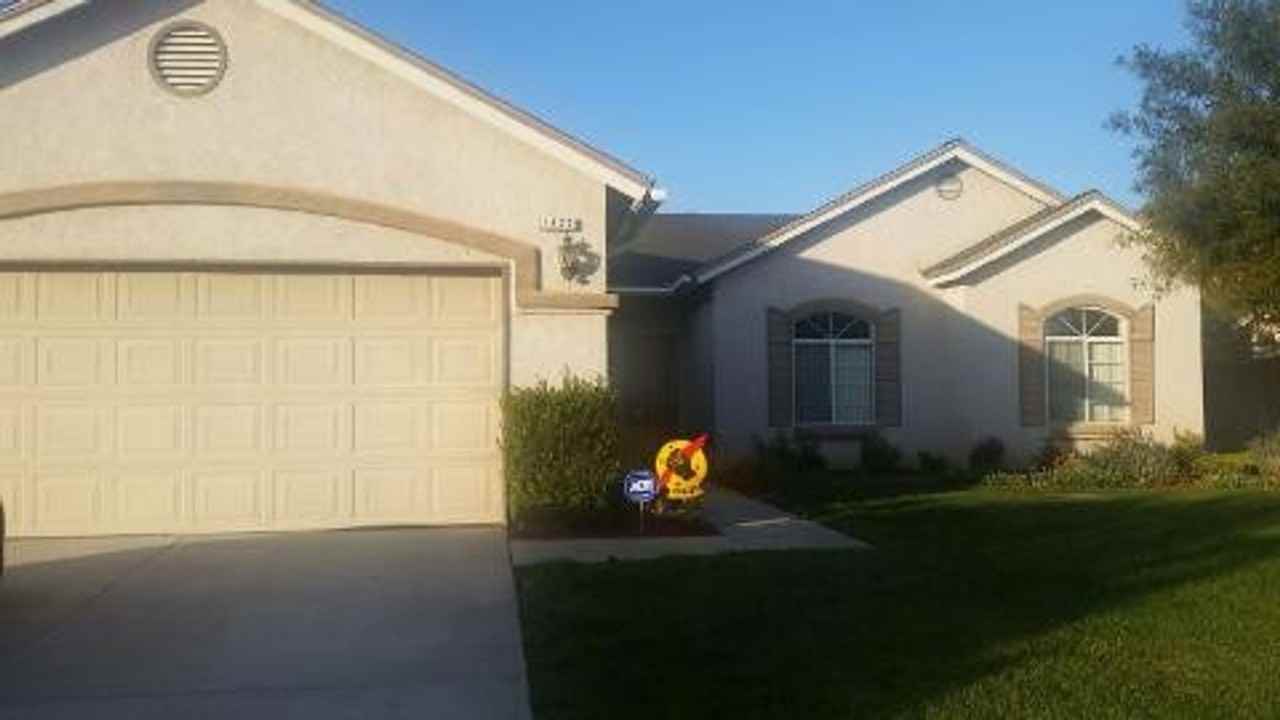 1422 Fir St - Photo 3 of 14
