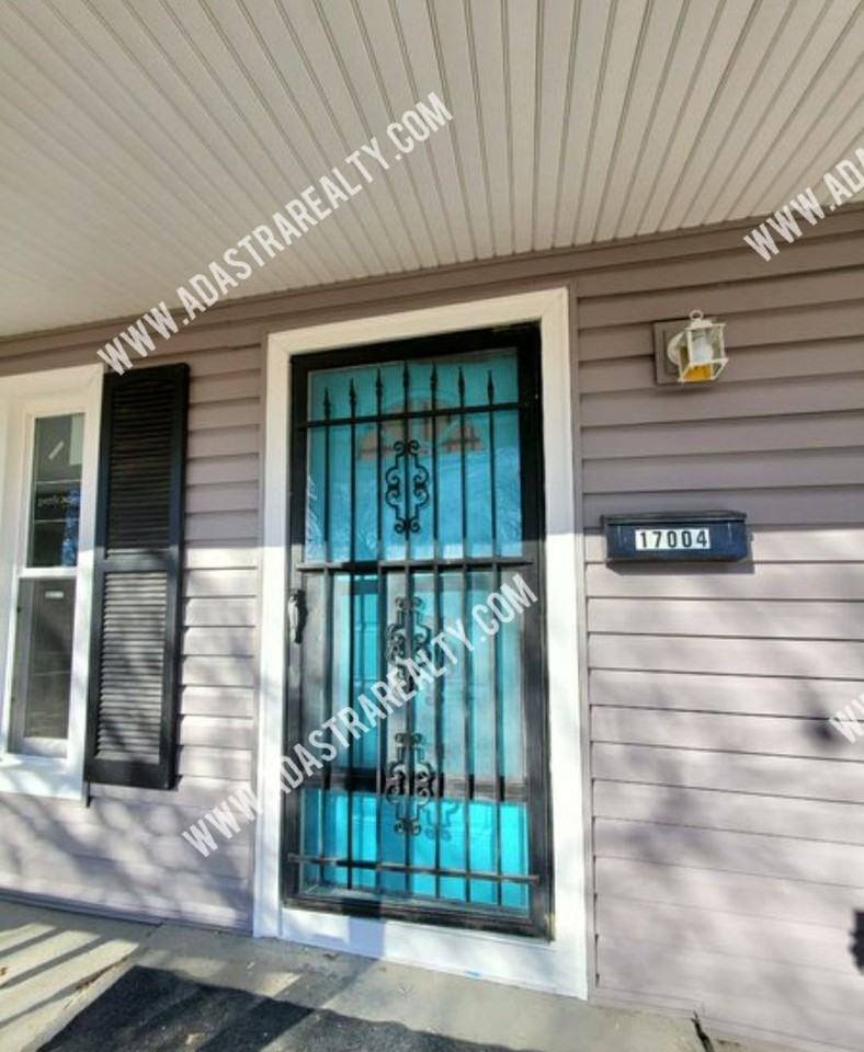 17004 E 3rd Ter N - Photo 3 of 4