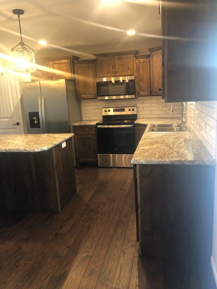 2056 Hampshire Dr - Photo 2 of 23