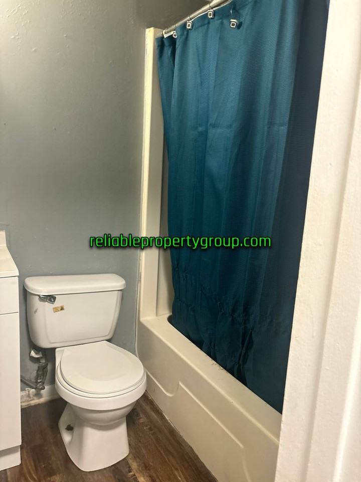 805 N Washington St #7 - Photo 6 of 8