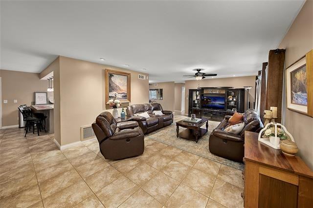 4827 Dehesa Rd - Photo 3 of 23