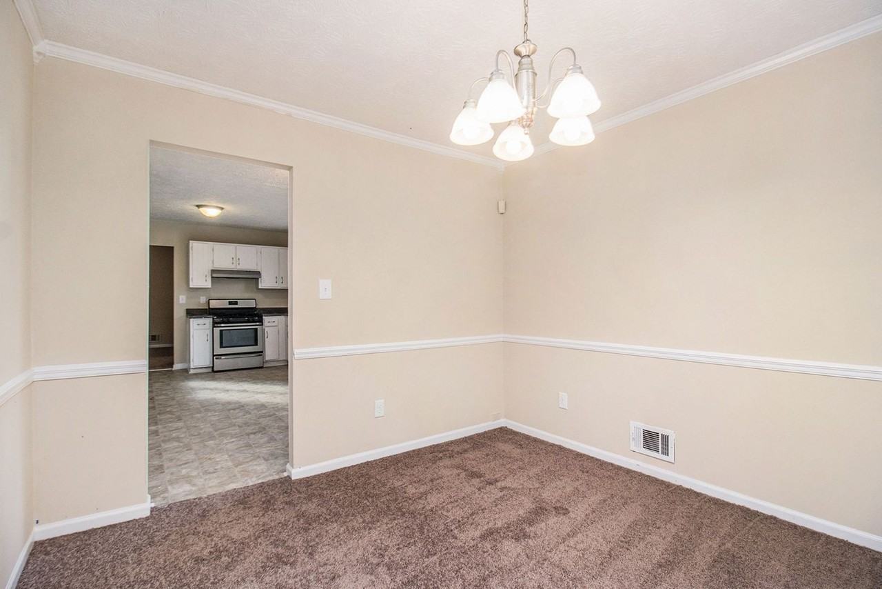 903 Mainstreet Park Ct - Photo 3 of 21