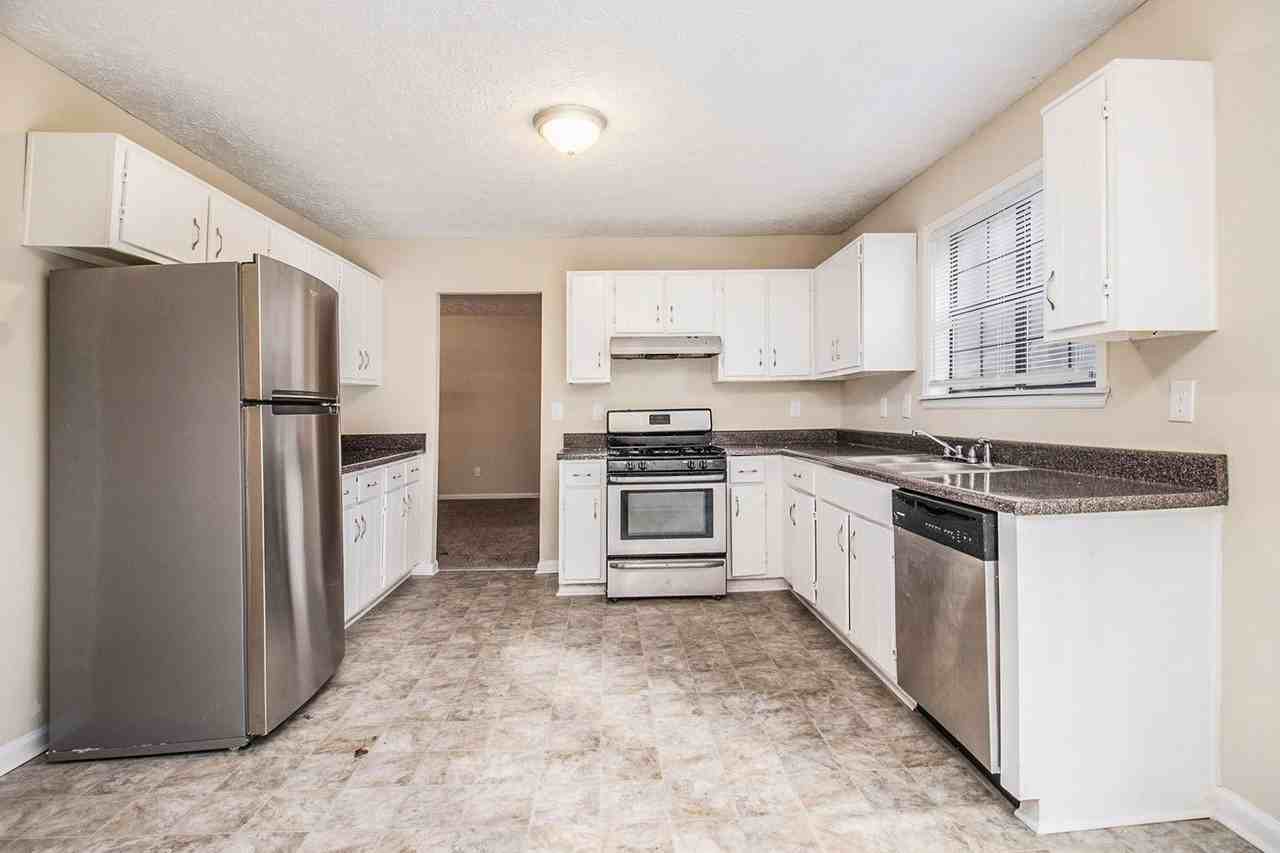 903 Mainstreet Park Ct - Photo 5 of 21