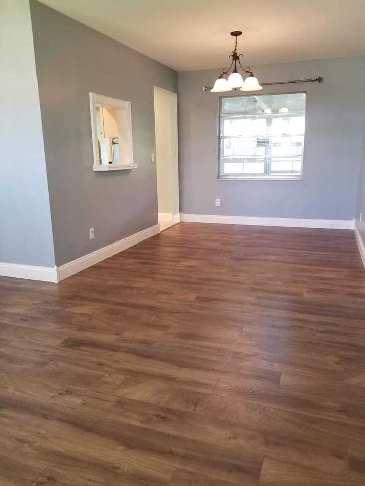 259 Manhattan Way - Photo 3 of 9