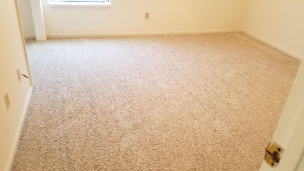 126 Kristine Blvd - Photo 5 of 36