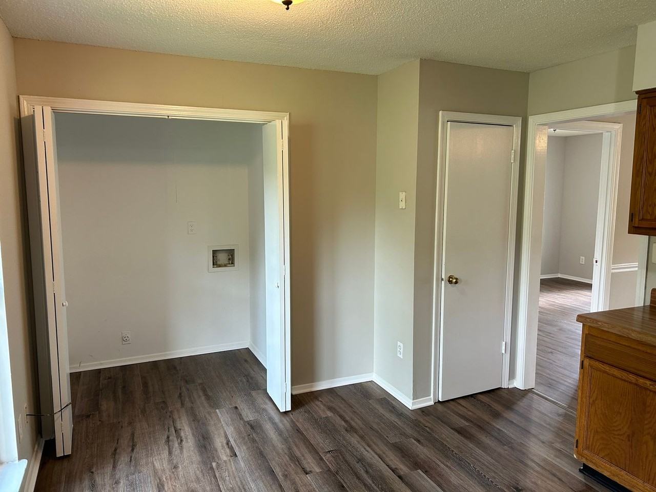 6225 Sandhurst Rd - Photo 5 of 15