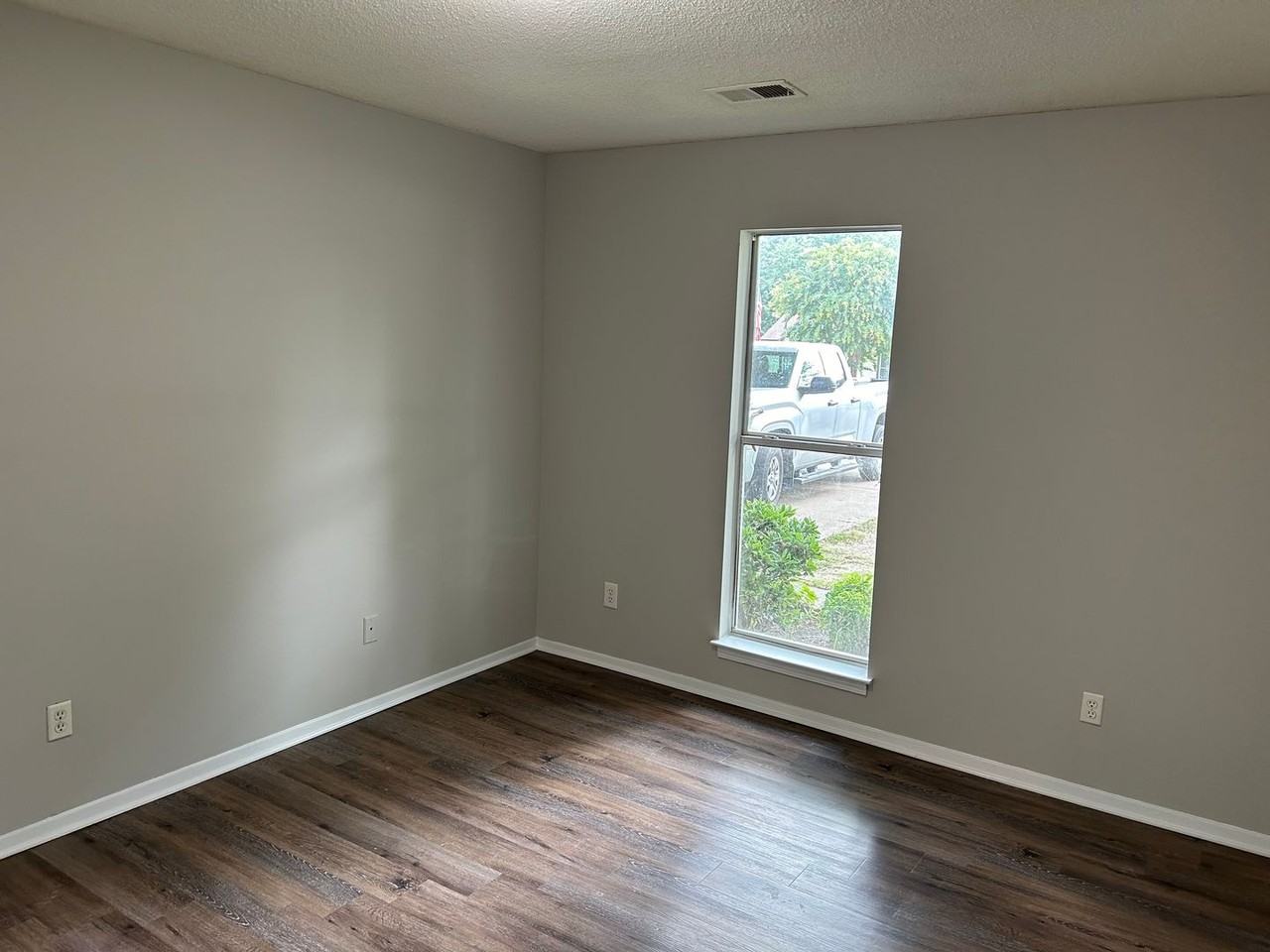 6225 Sandhurst Rd - Photo 7 of 15