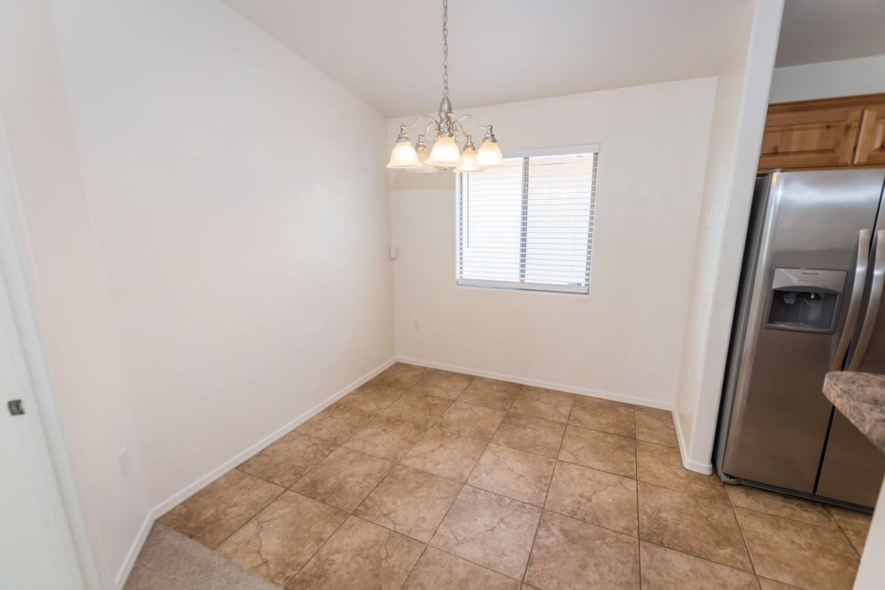 4534 Redwood St - Photo 6 of 50