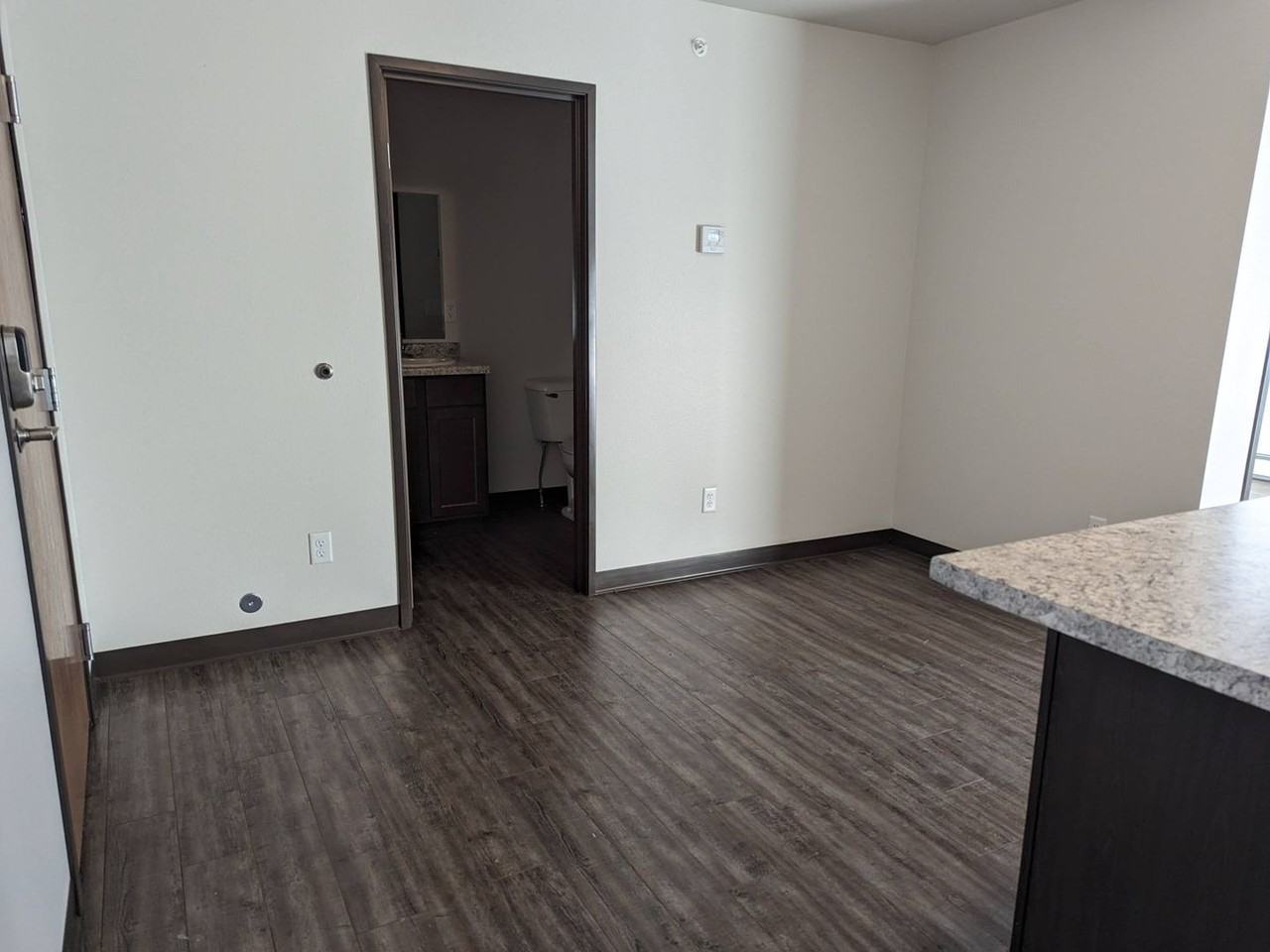 Park West apartments - Photo 4 of 10