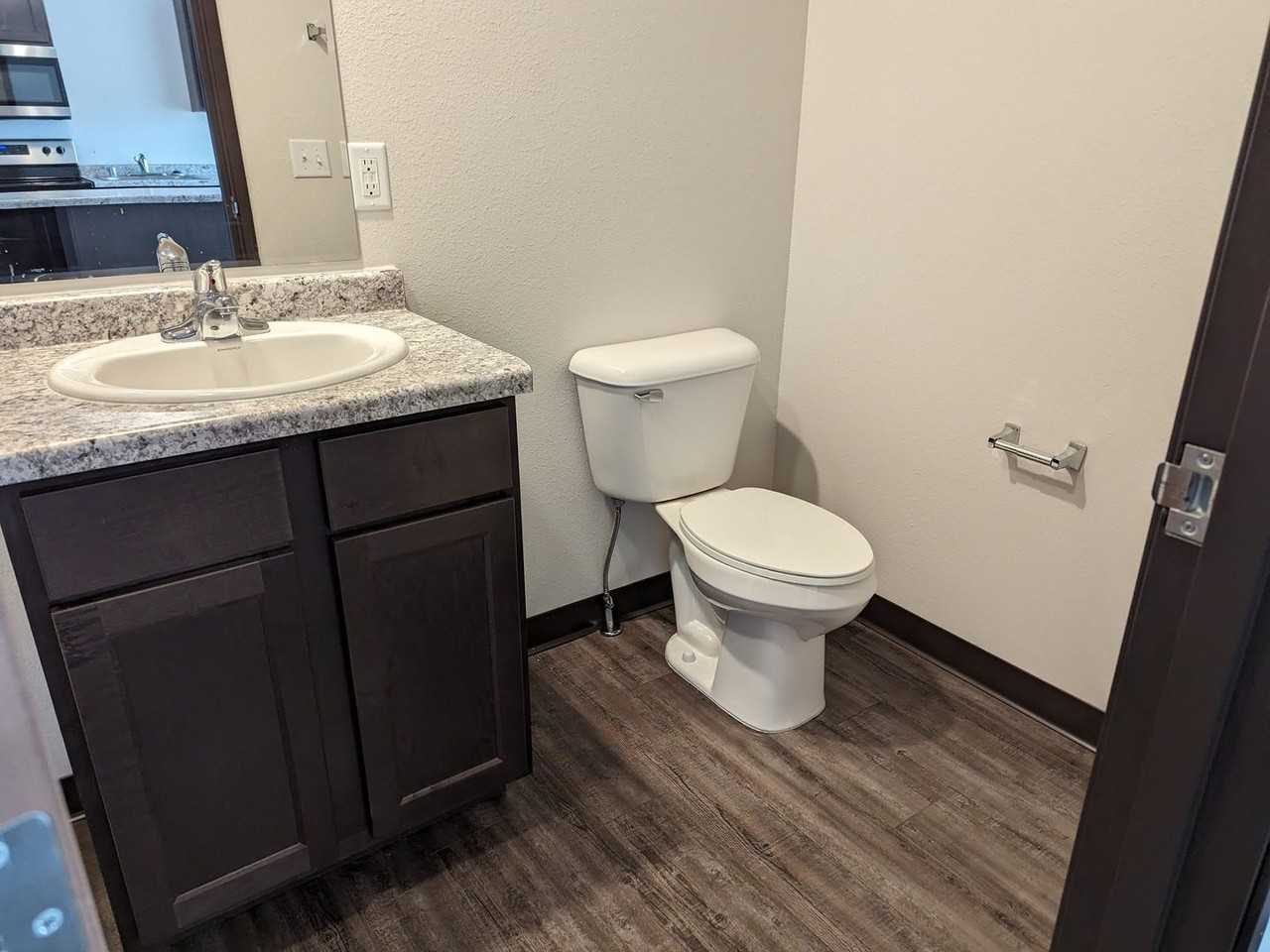 Park West apartments - Photo 7 of 10