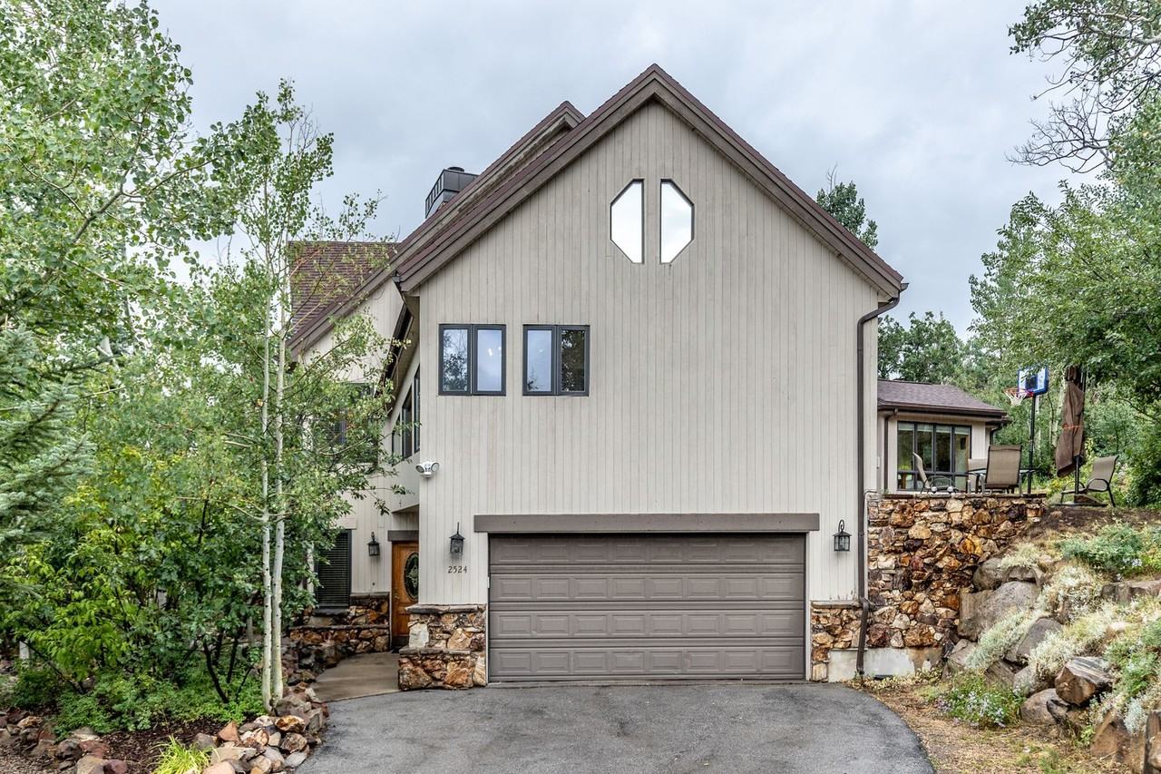 2524 Aspen Springs Dr - Photo 2 of 25