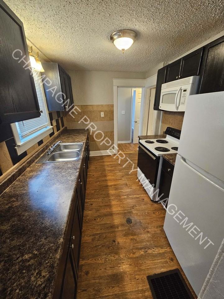 2530 Askew Ave - Photo 2 of 16