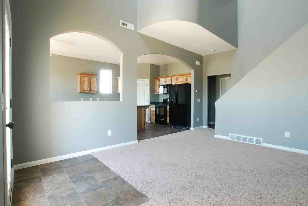 3159 Sullivan Loop - Photo 3 of 14
