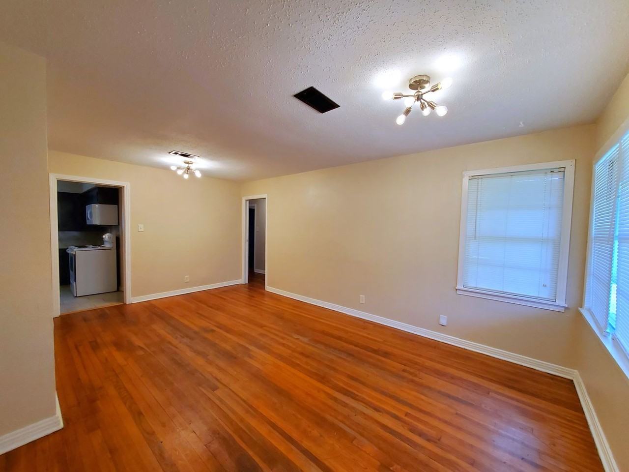 650 Parson Dr - Photo 2 of 14