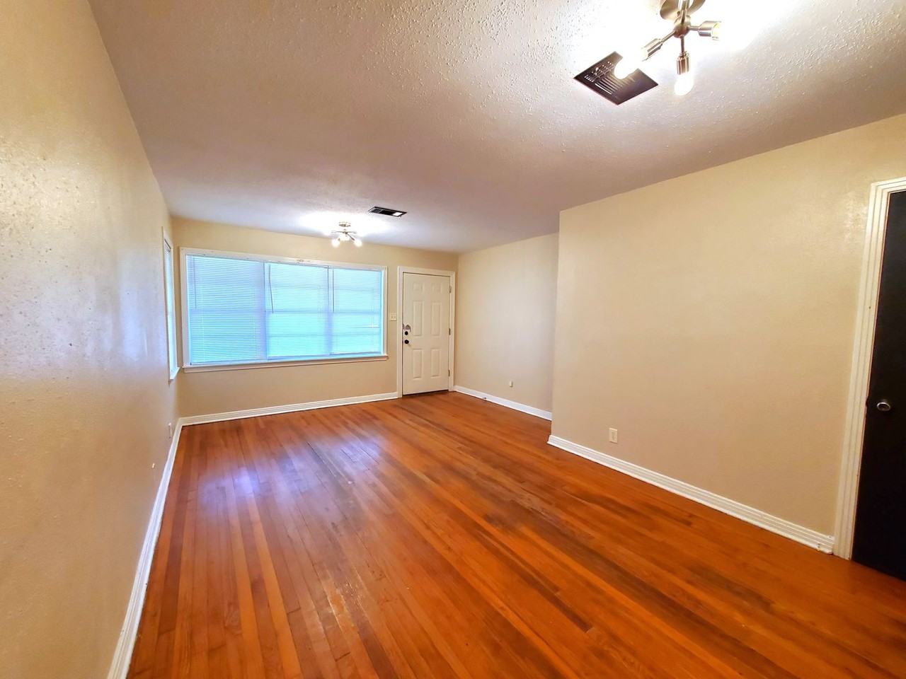 650 Parson Dr - Photo 3 of 14