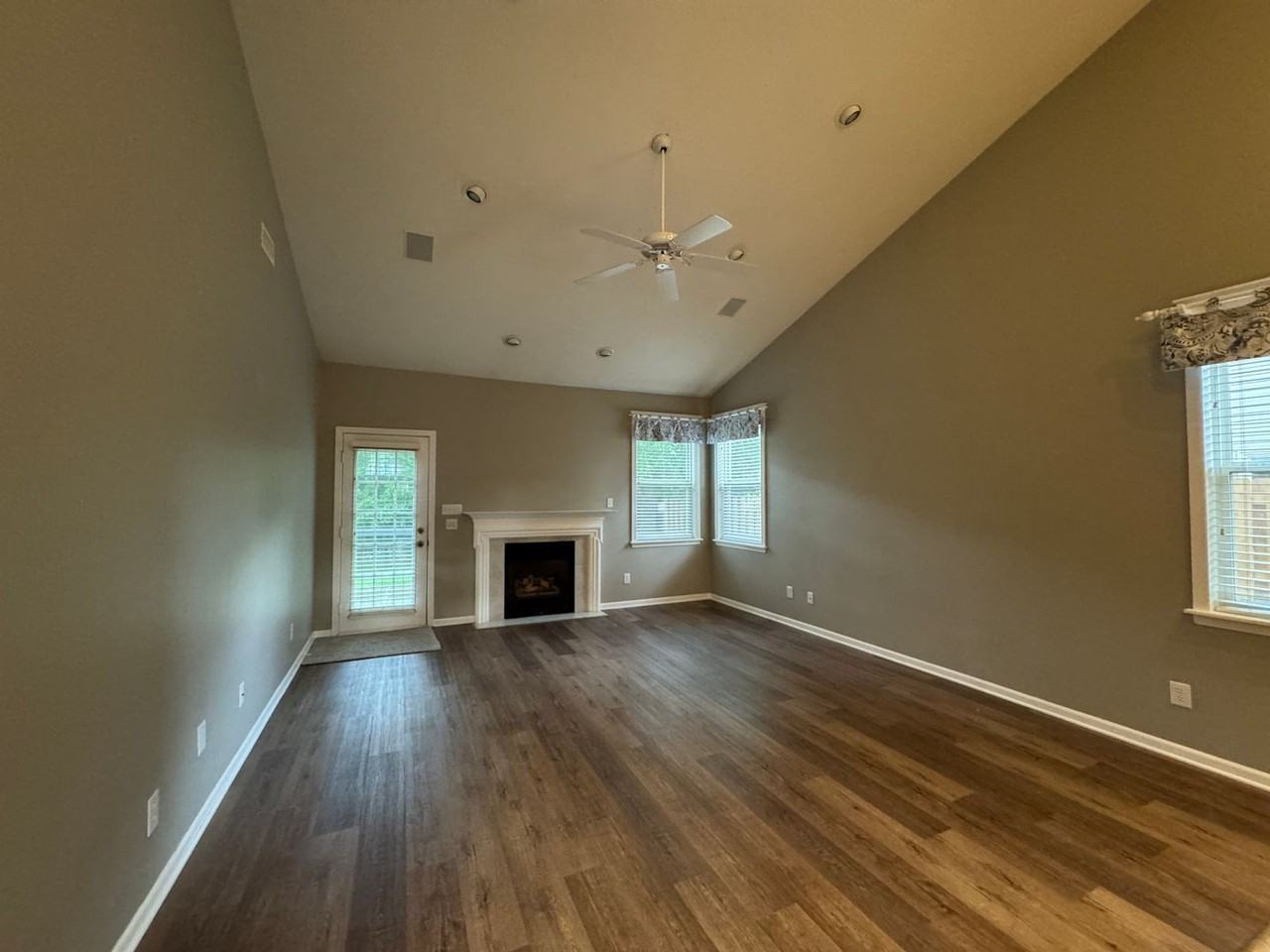 13373 Grosbeak Ct - Photo 2 of 21