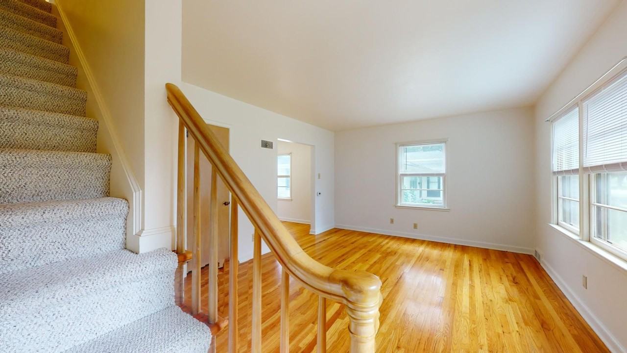 1324 Wilson Ave - Photo 2 of 19