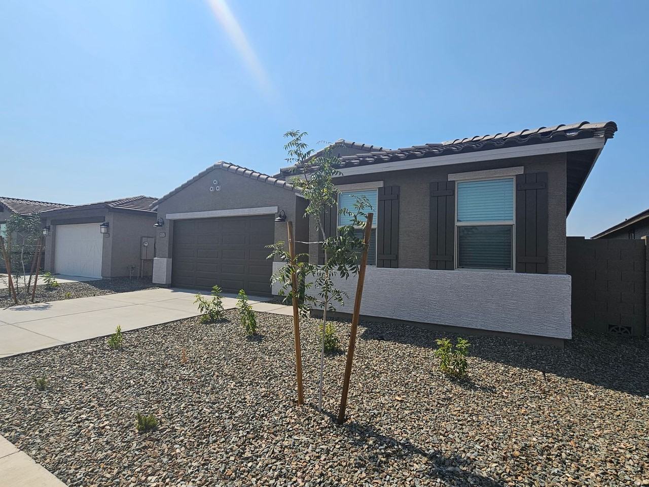 16047 W Honeysuckle Dr - Photo 3 of 50
