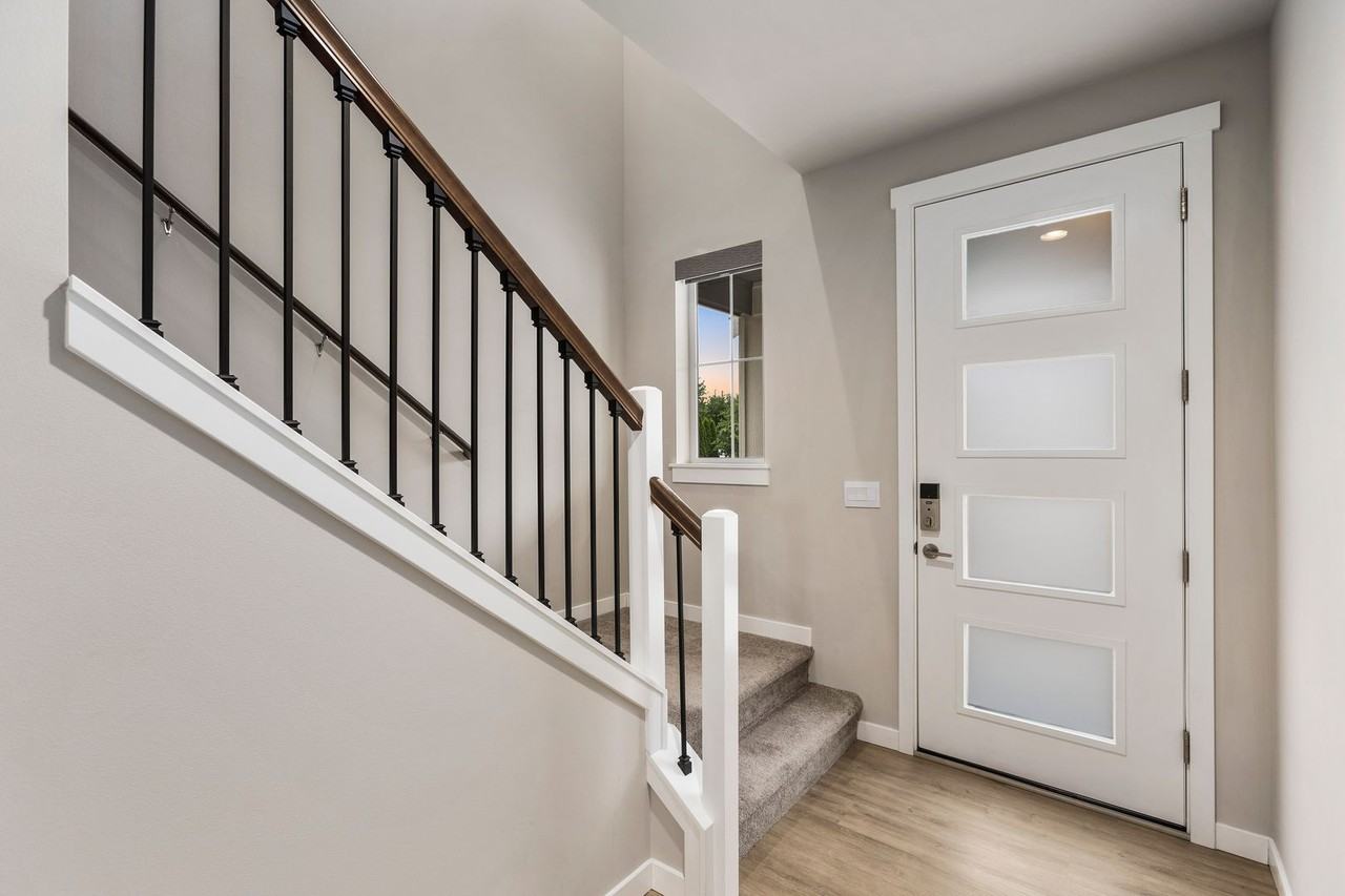 2461 168th Pl Ne - Photo 2 of 49
