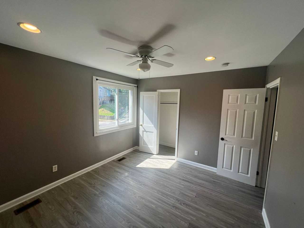 3842 8th St - Photo 3 of 16