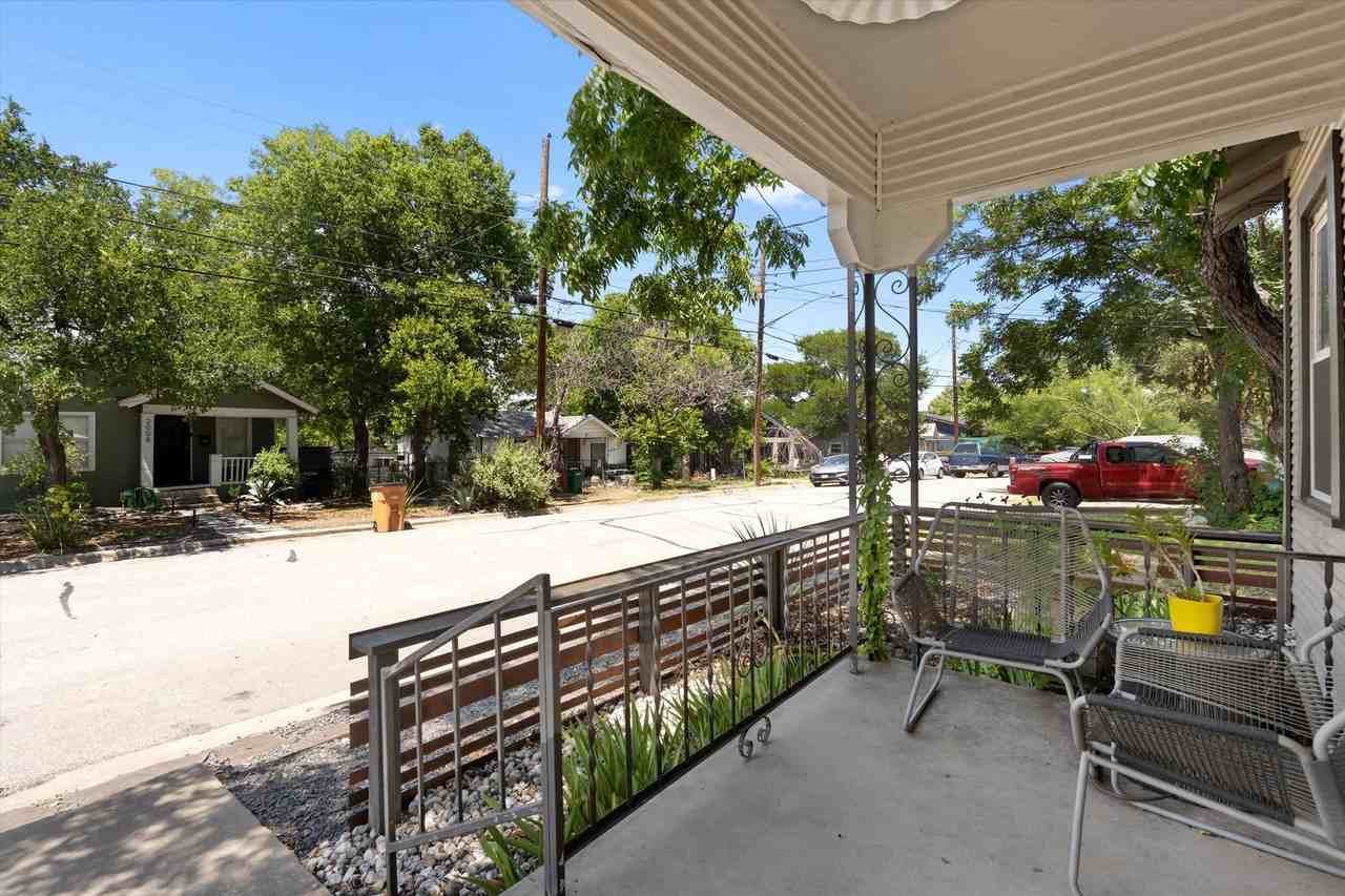 2007 Peoples St - Photo 4 of 27