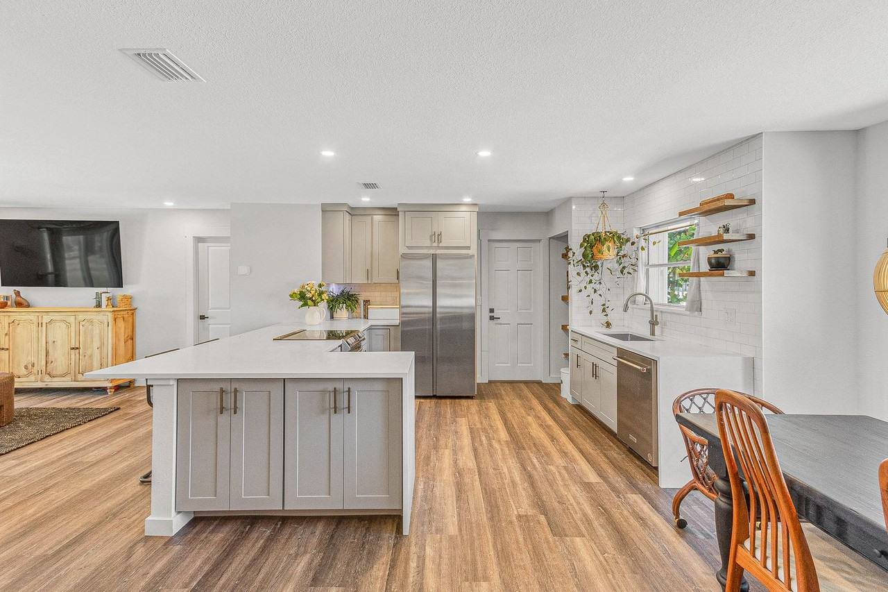 275 Marion St - Photo 2 of 35