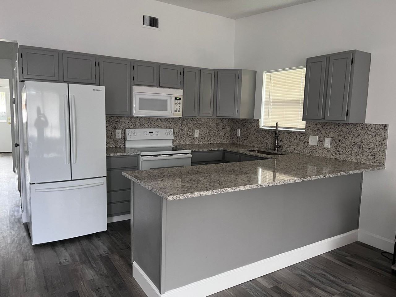 3916 Wand St - Photo 2 of 12