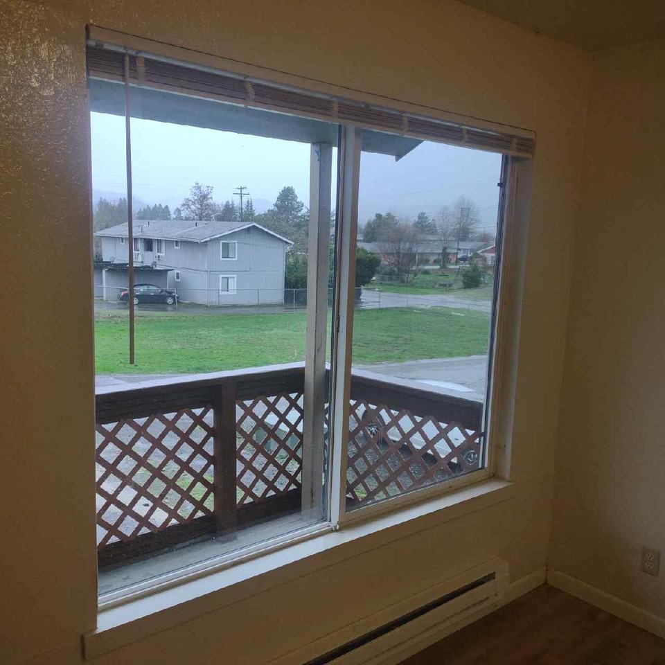 Winston - Rose St, 275 NW - Photo 3 of 16