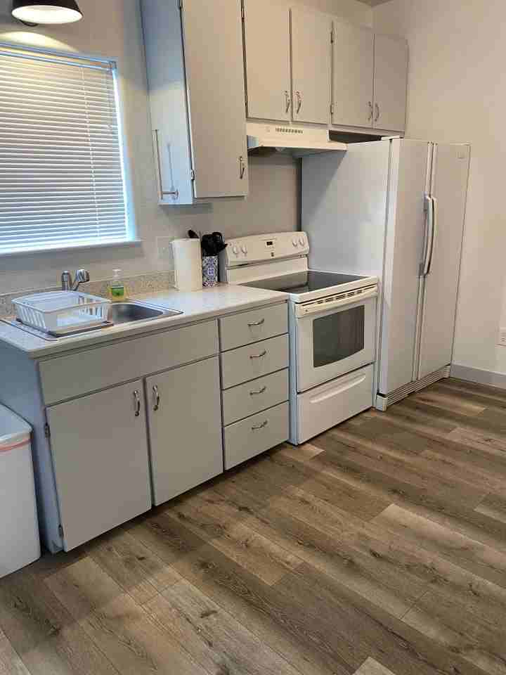 Medford - Grand Ave, 1547 - Photo 3 of 16