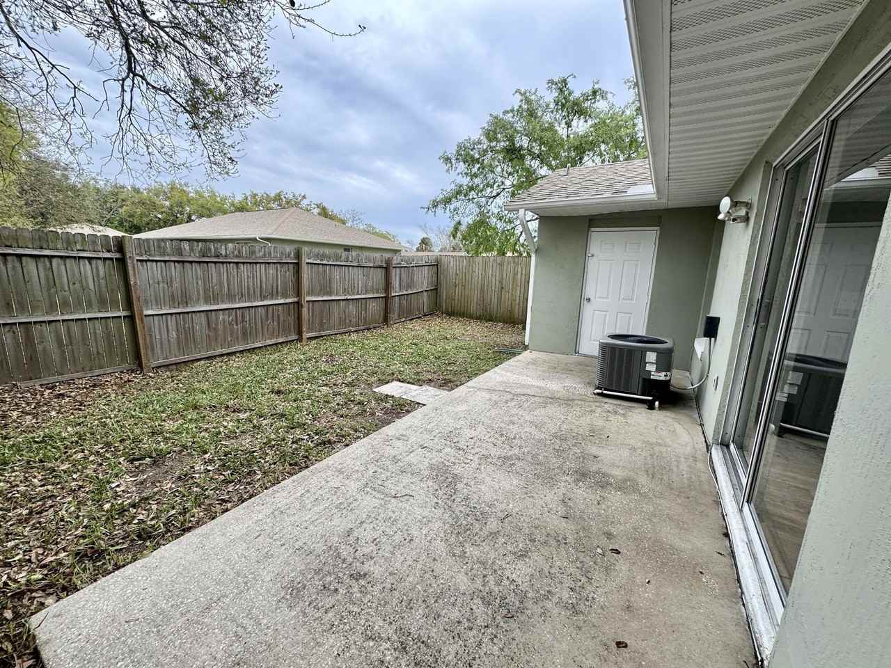 493 10th St - Photo 2 of 39