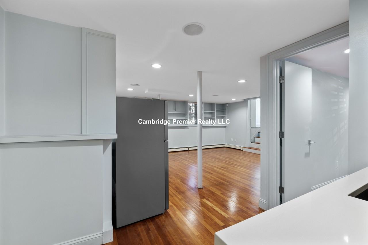 Columbia St #B - Photo 2 of 30