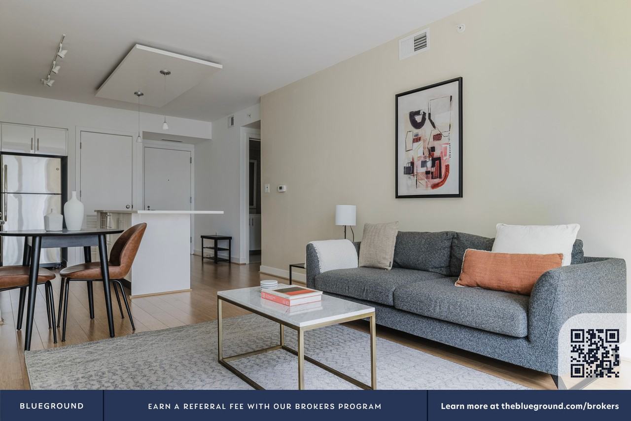 825 10th Street Northwest - Photo 5 of 87