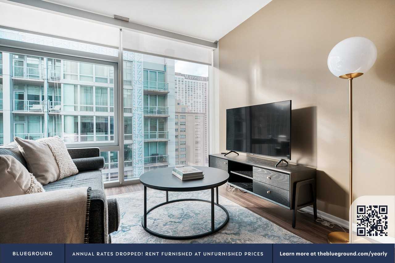 200 East Illinois Street - Photo 4 of 50