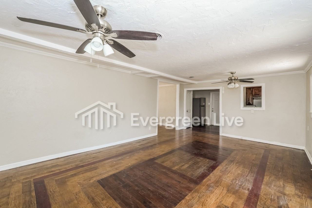 2205 Flemming Dr - Photo 6 of 15