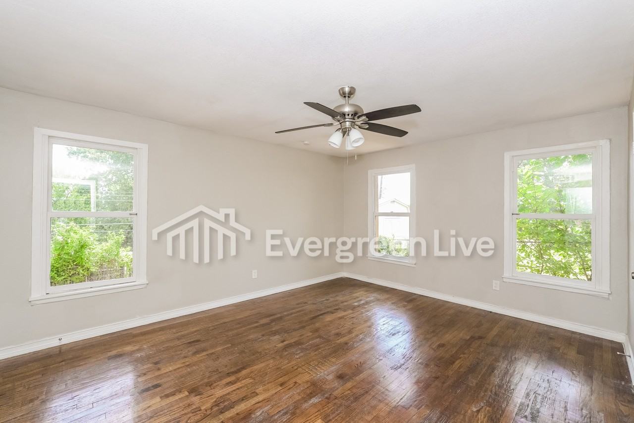 2205 Flemming Dr - Photo 7 of 15