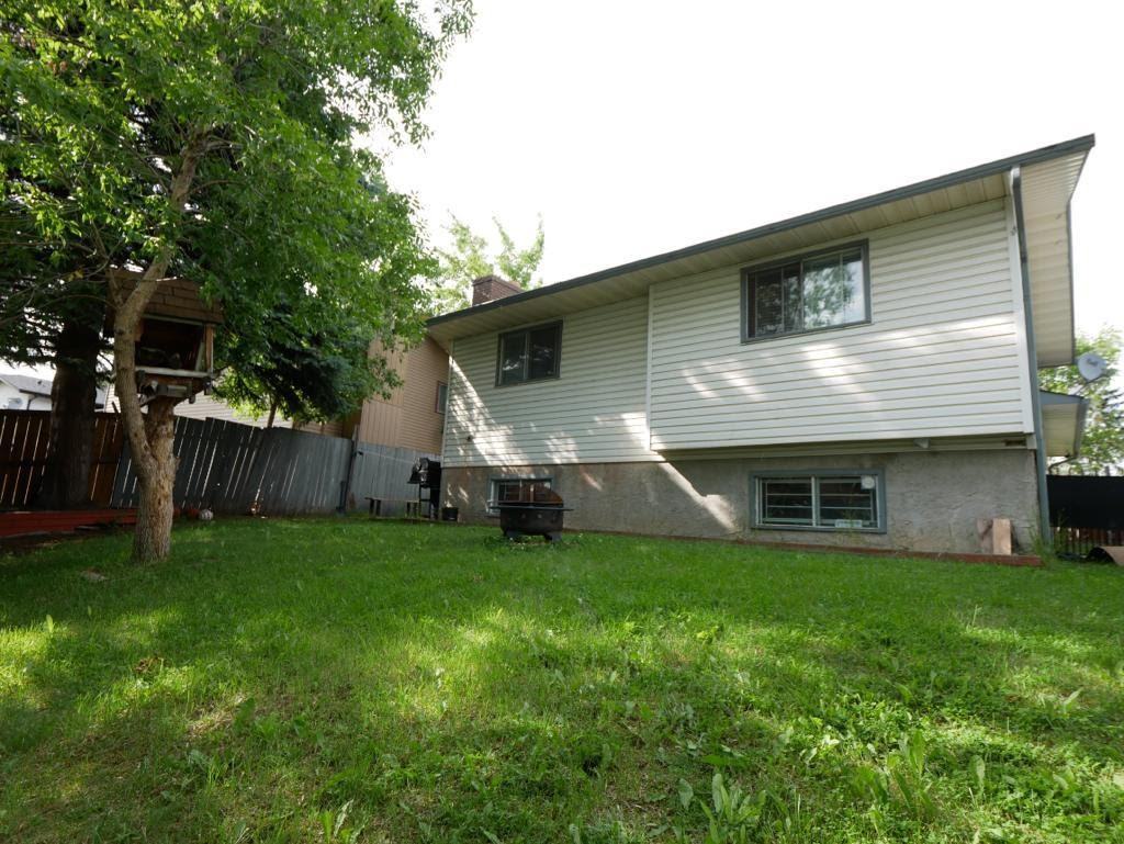 19 Castlebrook Drive Northeast - Photo 2 of 15