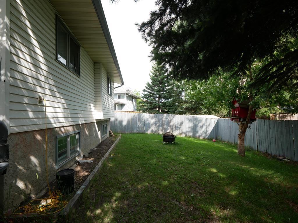 19 Castlebrook Drive Northeast - Photo 3 of 15