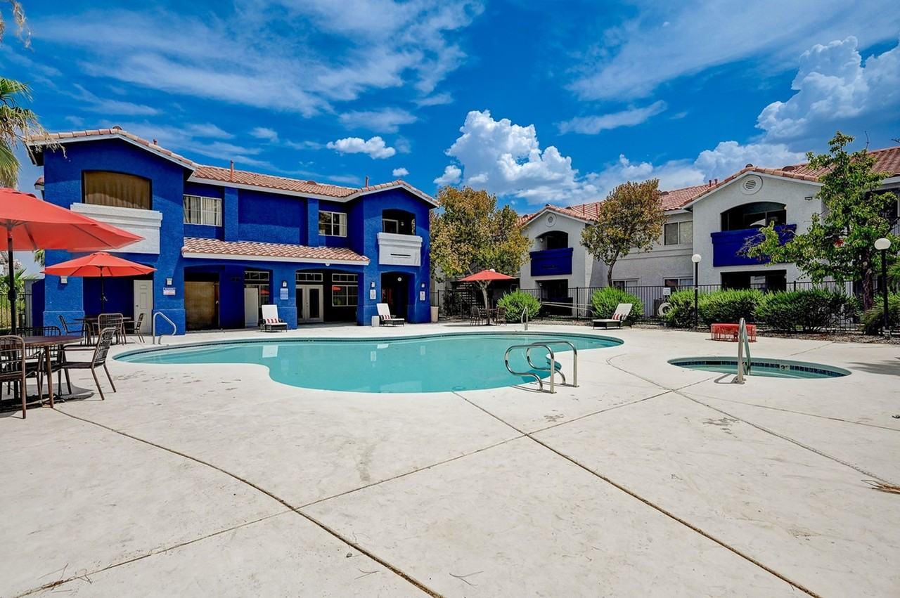 Desert Sky - Photo 2 of 36