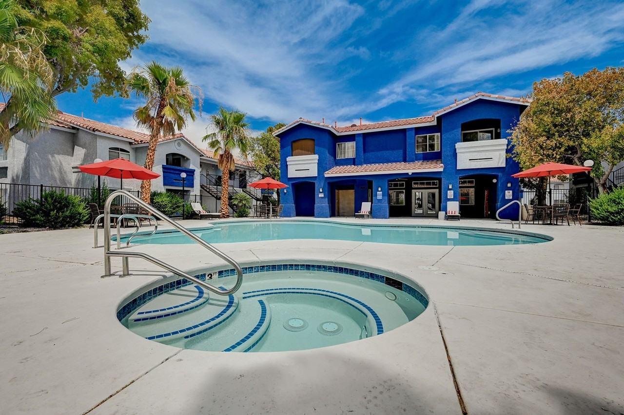 Desert Sky - Photo 6 of 36