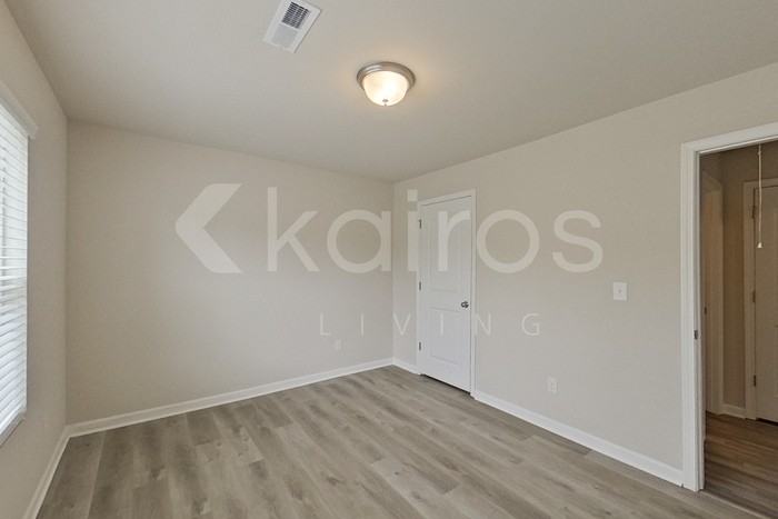 1205 Amberlight Cir - Photo 2 of 23